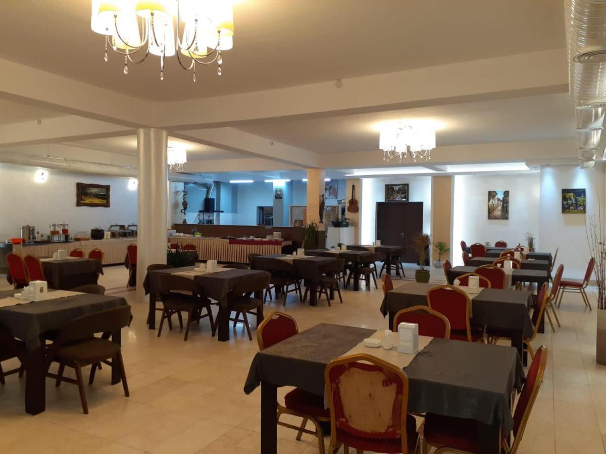Hotel Sinaia Palace Erbil Exterior foto